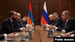 Ermənistan və Rusiyanın xarici işlər nazirləri Ararat Mirzoyan və Sergey Lavrov