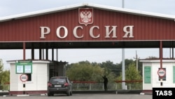 Russia -- Border crossing "Nekhoteyevka" between Russia and Ukraine in Belgorod Region, July 30, 2013