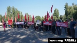 Участники митинга против российской пенсионной реформы, 22 сентября 2018 года