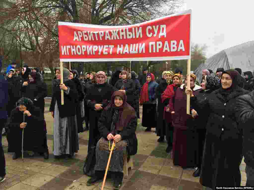 На протяжении 10 лет артлухцы жалуются во все инстанции, но проблема до сих пор не решена