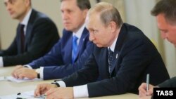 Владимир Путин на встрече с президентом Франции Франсуа Олландом во время саммита G-20 в Китае, 4 сентября 2016 года