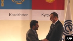 Mahmud Ahmadinejad və İlham Əliyev, 2009